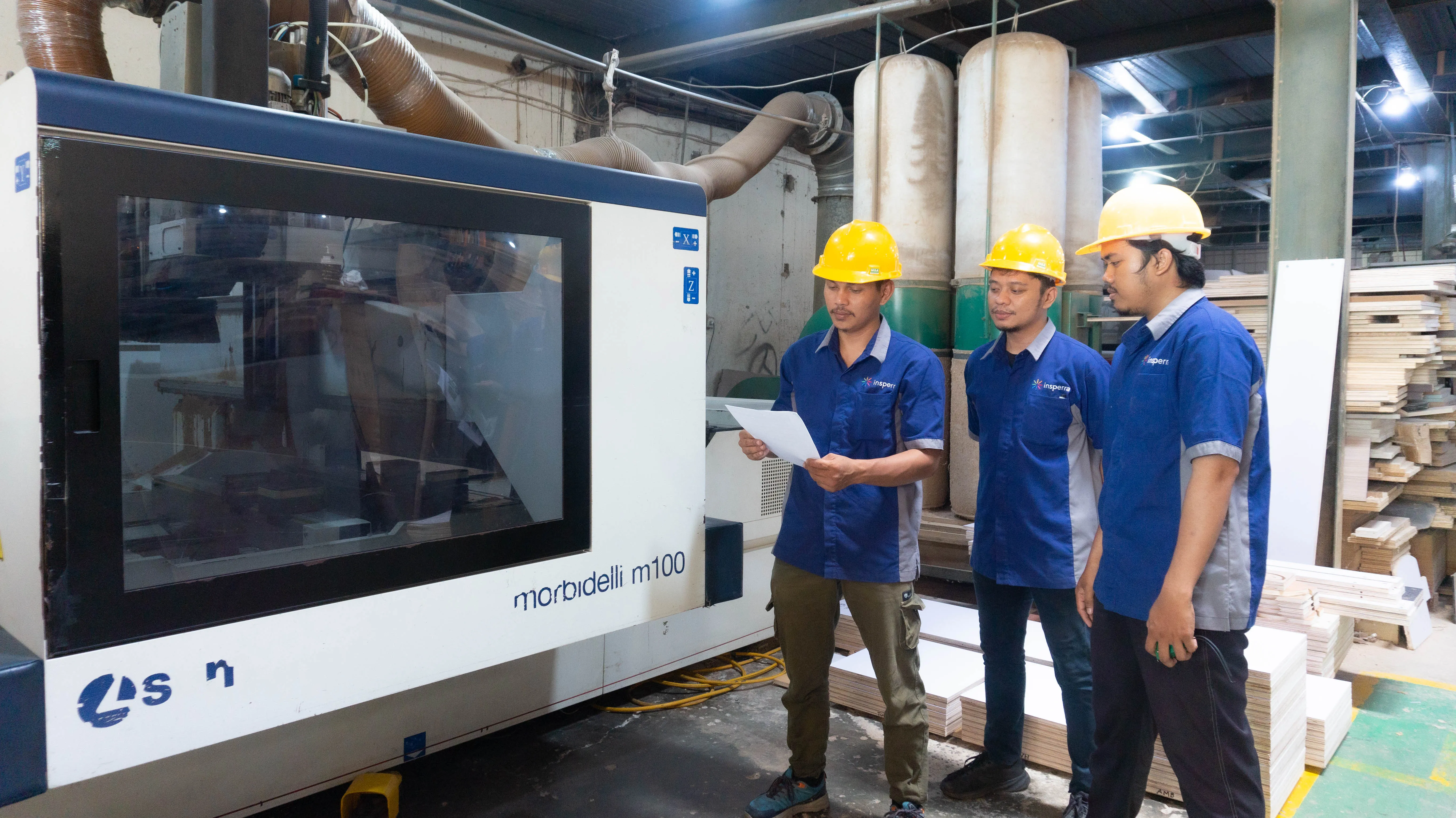 Professional Indonesian furniture manufacturing team at Insperra factory