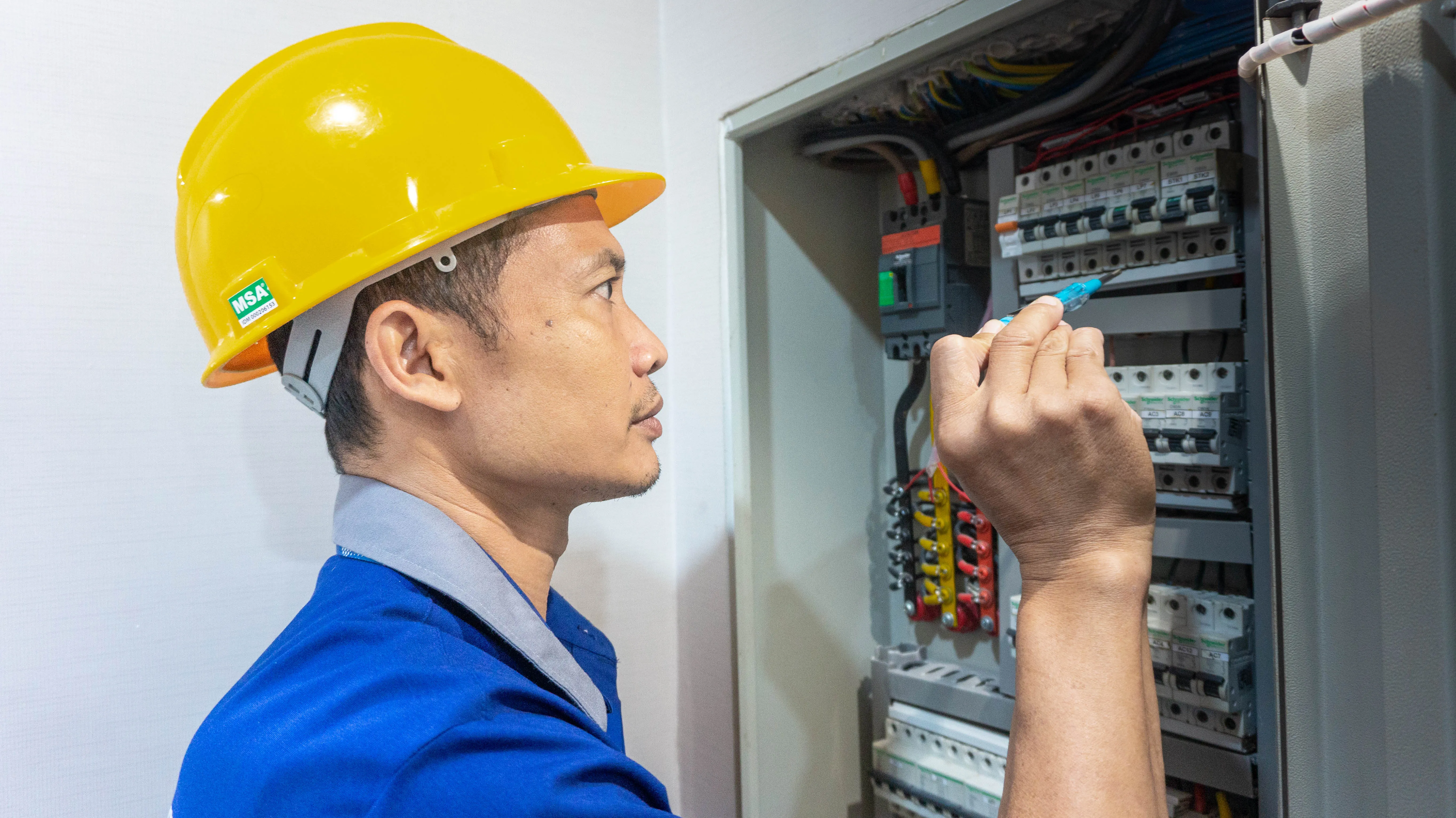 Comprehensive mechanical and electrical office installation solutions by Insperra